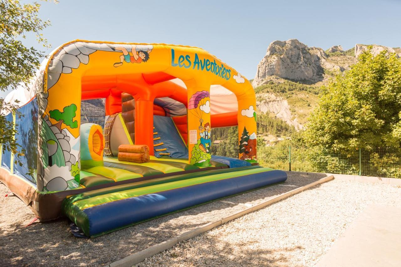 Camping Les Princes D'Orange Hotel Orpierre Exterior foto