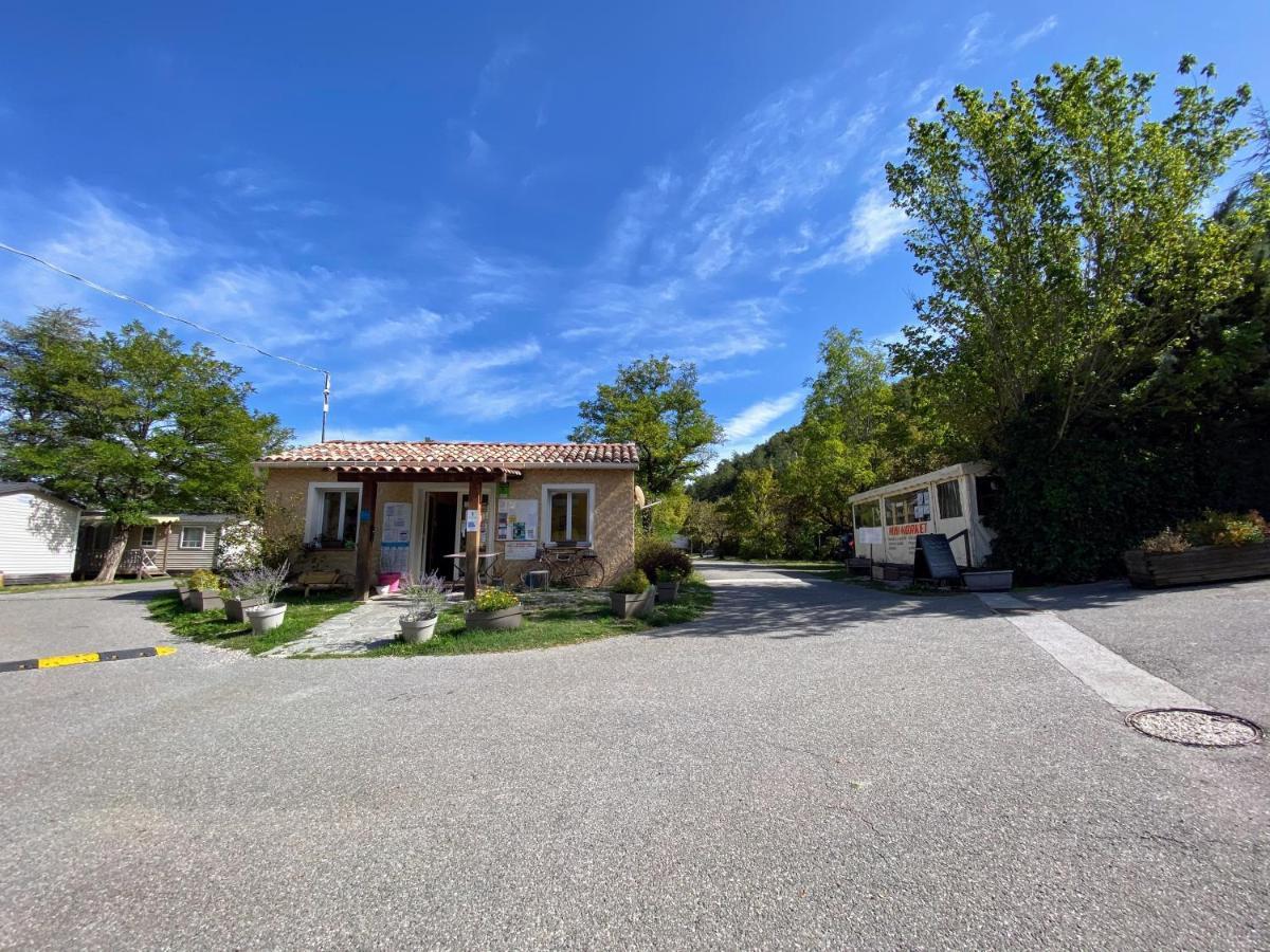 Camping Les Princes D'Orange Hotel Orpierre Exterior foto